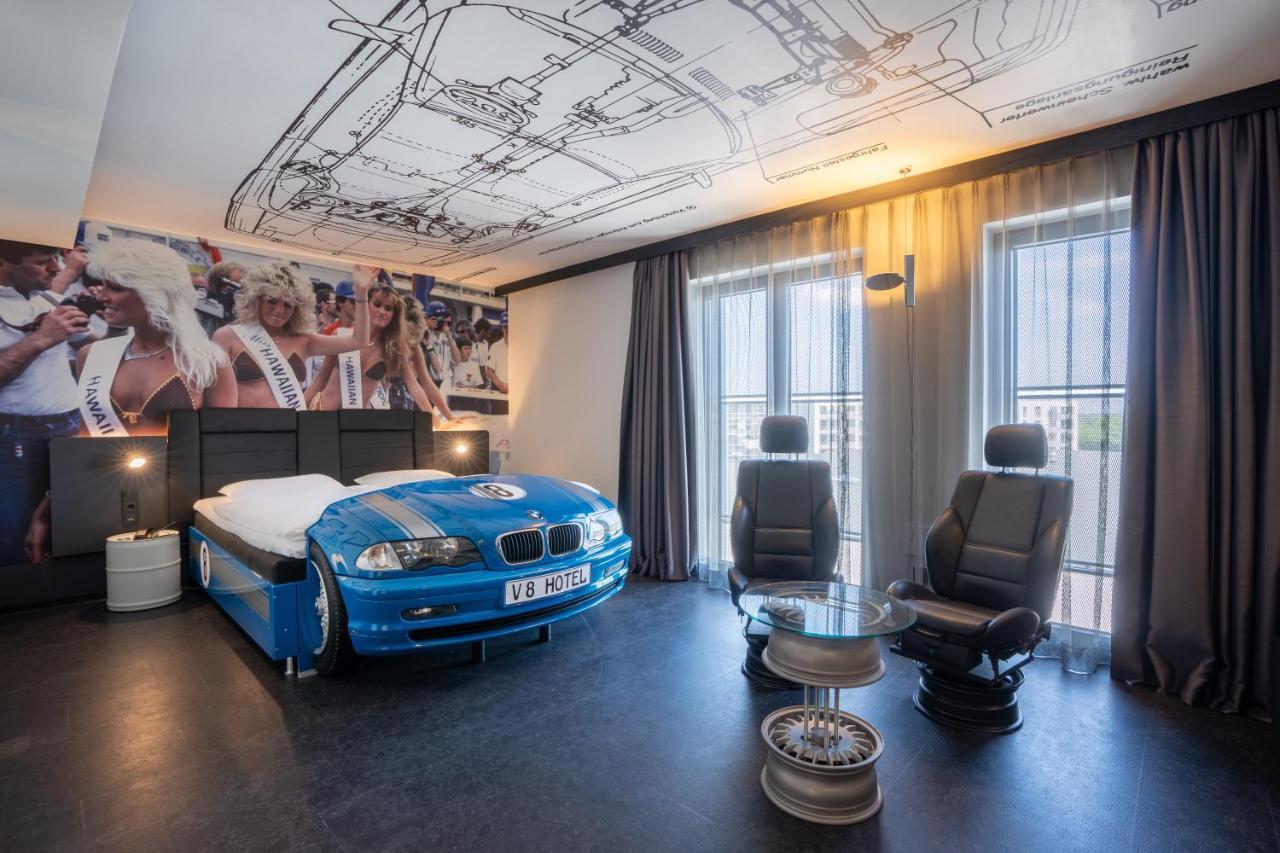 V8 Hotel Koeln At Motorworld Colónia Exterior foto