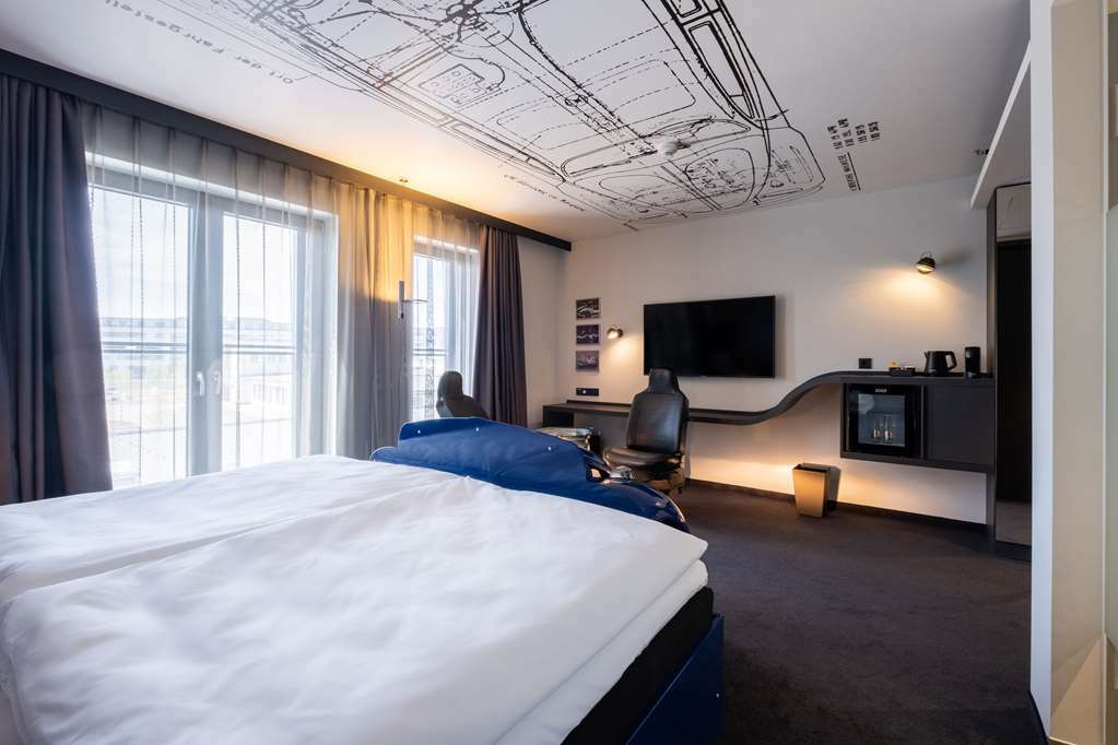 V8 Hotel Koeln At Motorworld Colónia Quarto foto